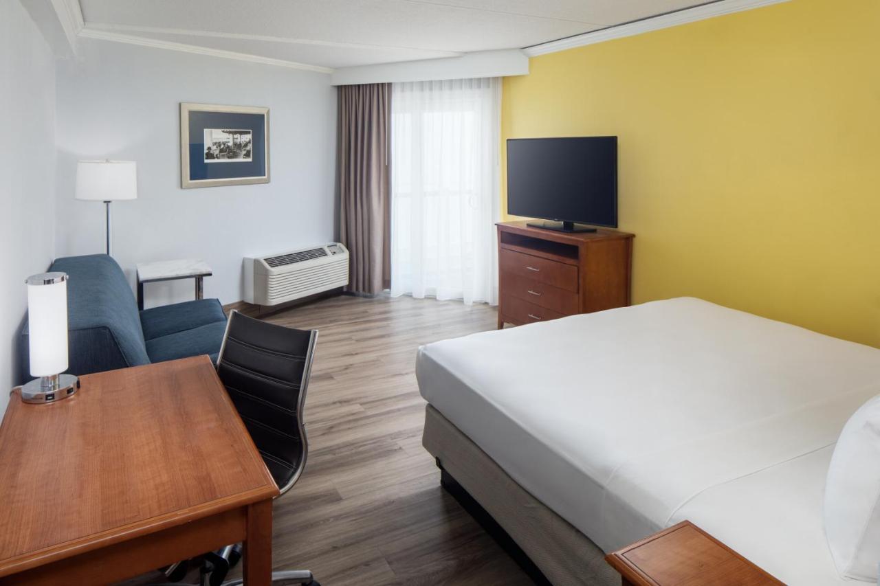 Ashworth By The Sea (Adults Only) Hotel Hampton Bagian luar foto