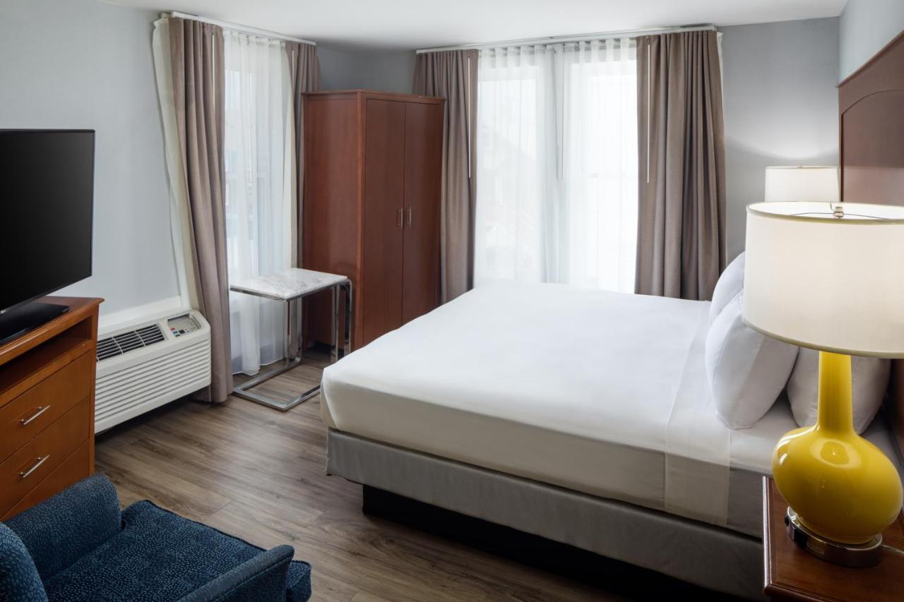 Ashworth By The Sea (Adults Only) Hotel Hampton Bagian luar foto