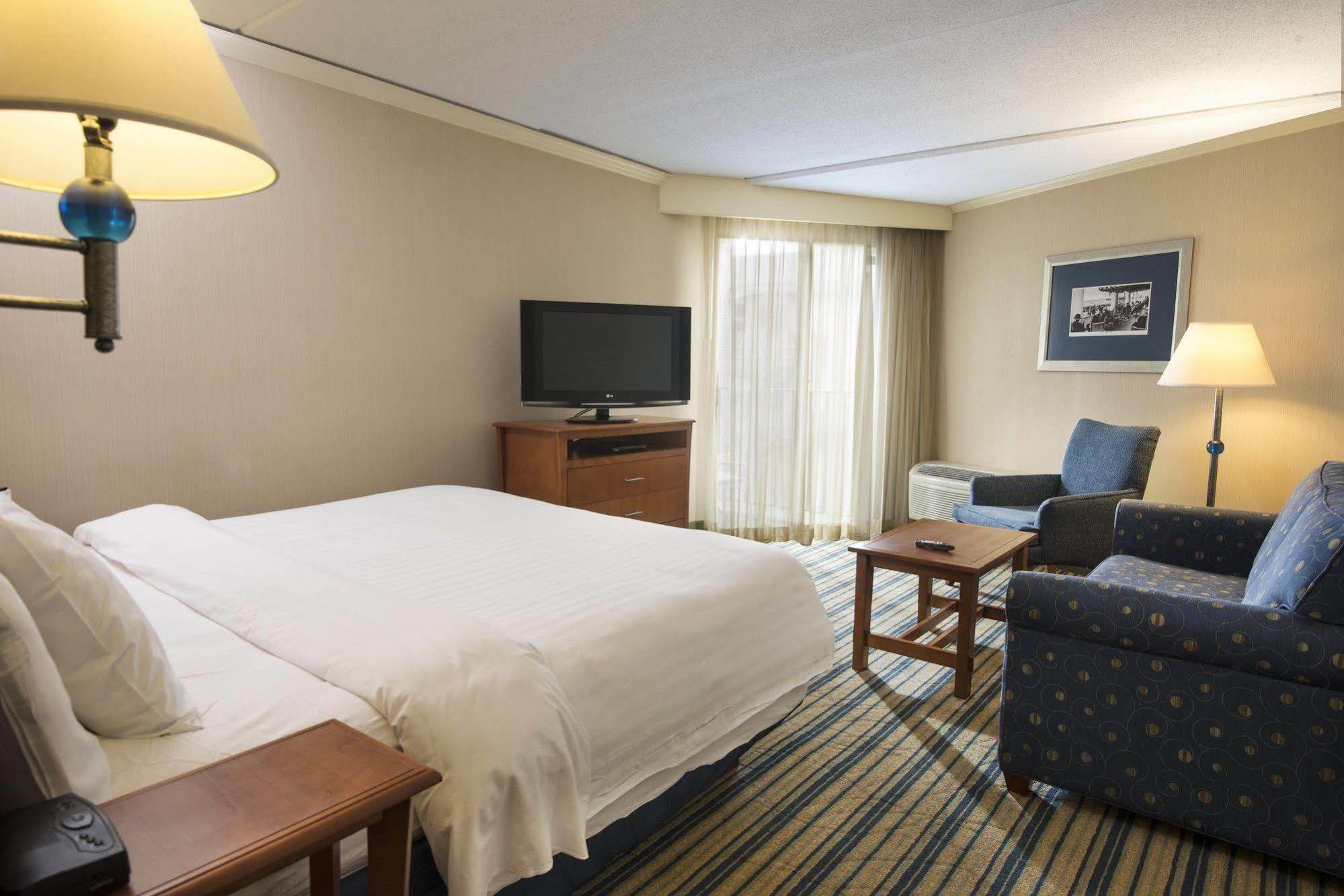 Ashworth By The Sea (Adults Only) Hotel Hampton Bagian luar foto